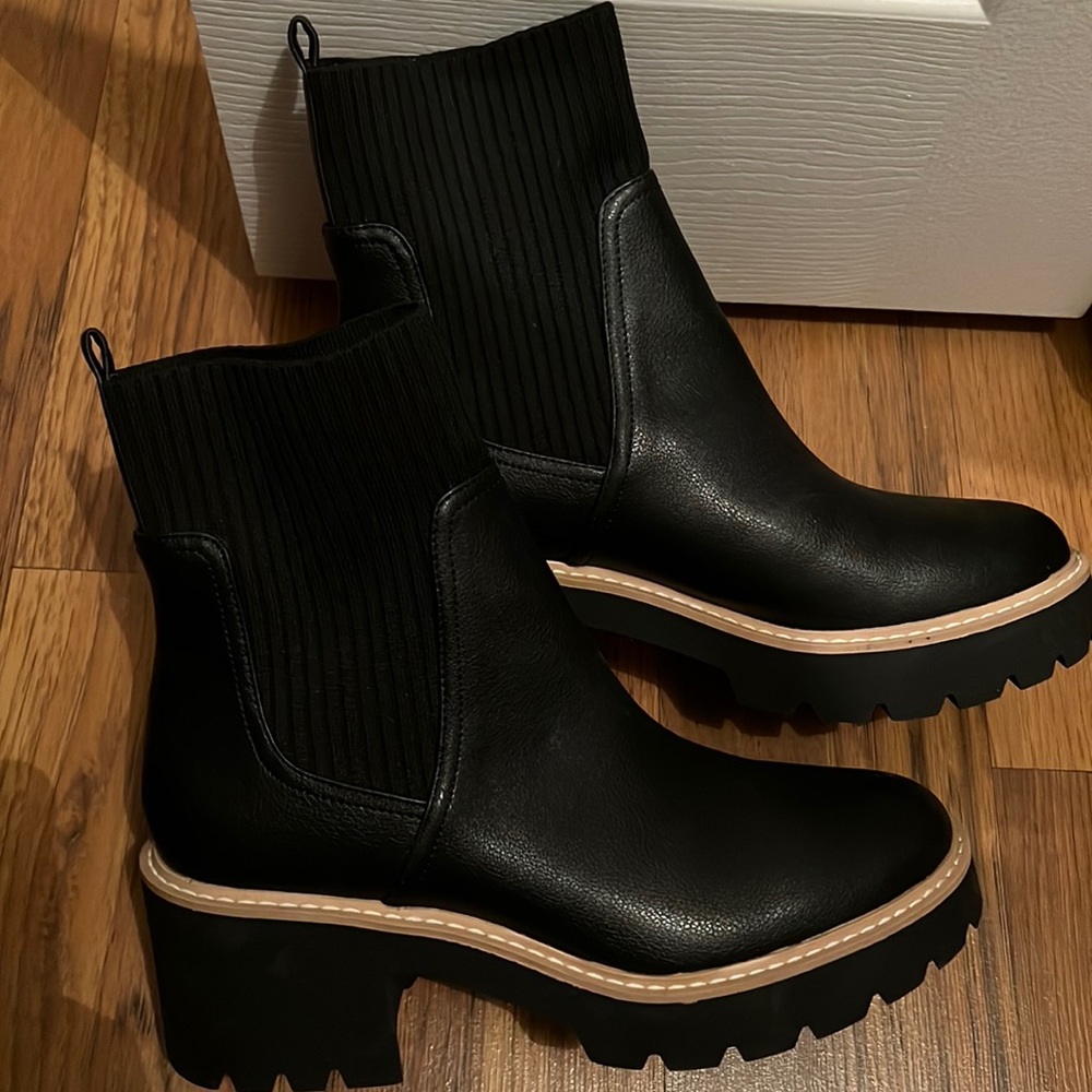 Black Dolce Vita boots